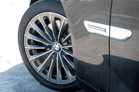 2009-bmw-750li-wheel