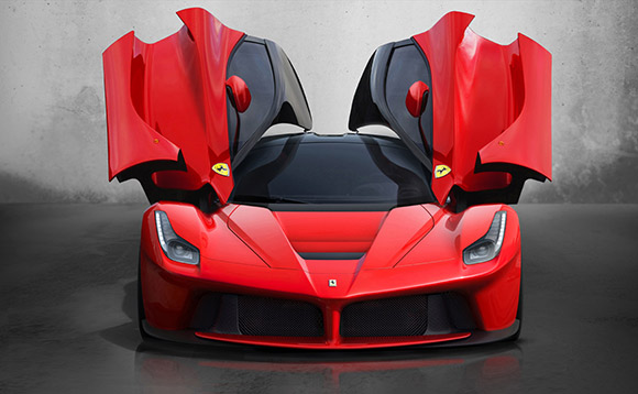 Ferrari La Ferrari dyert e hapura